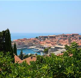 2-Bedroom Sea view Apartment with jacuzzi and Dubrovnik old town views, Sleeps 4